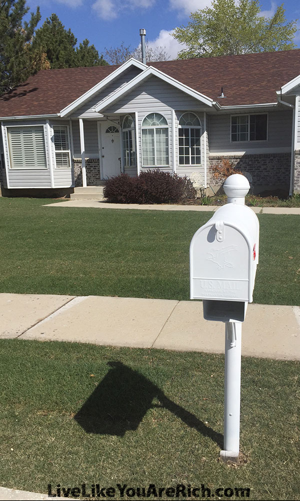 How to Spray Paint a Mailbox