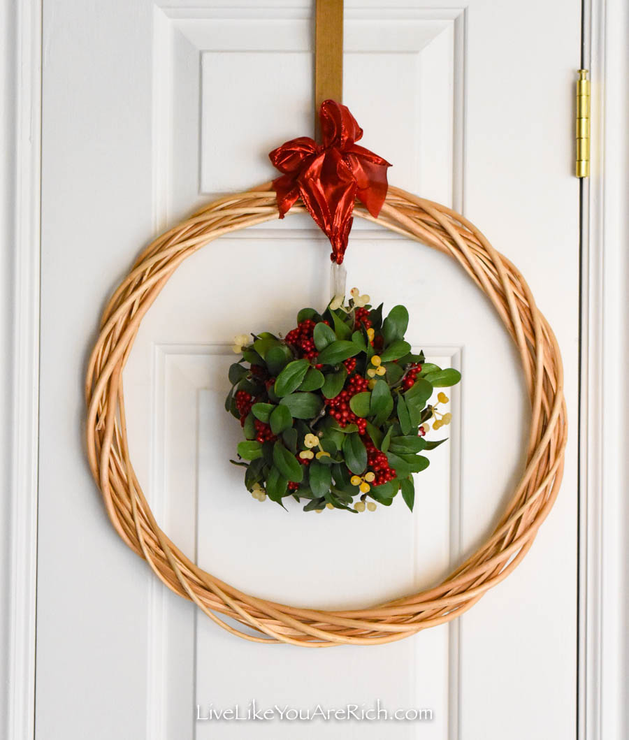 DIY Mistletoe Wreath